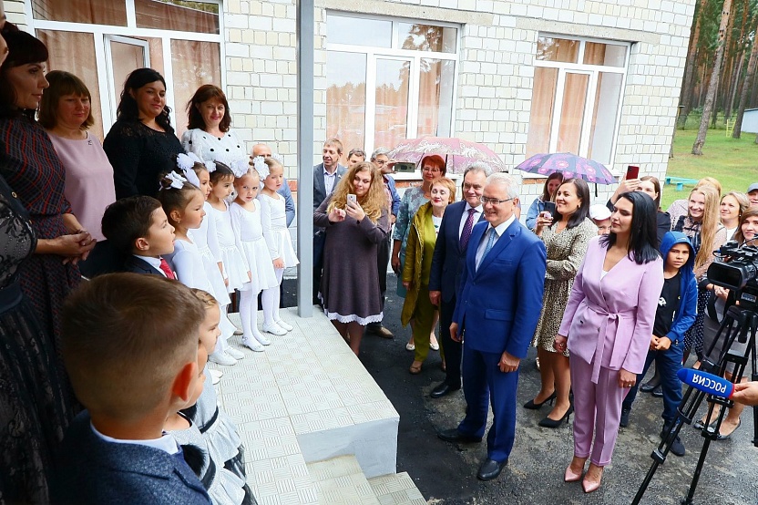 Валерий Лидин посетил детский сад в Сосновоборском районе