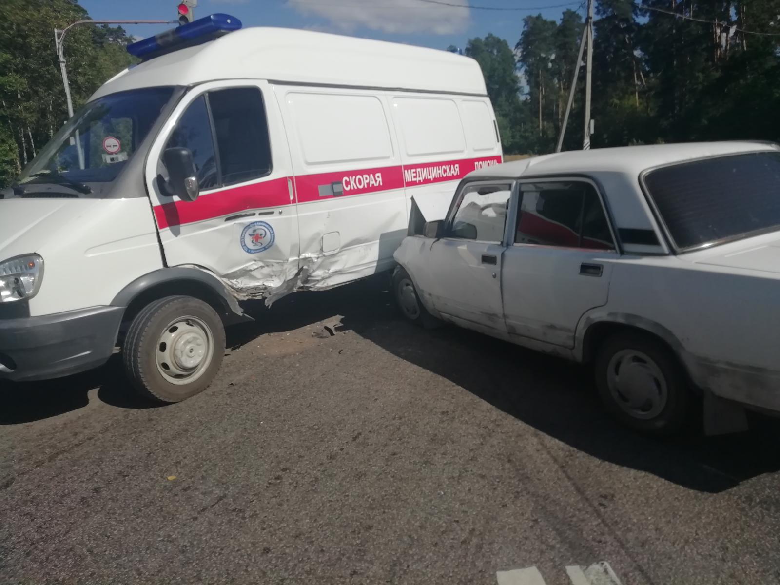 На трассе «Тамбов-Пенза» в ДТП со «скорой» пострадали пять человек