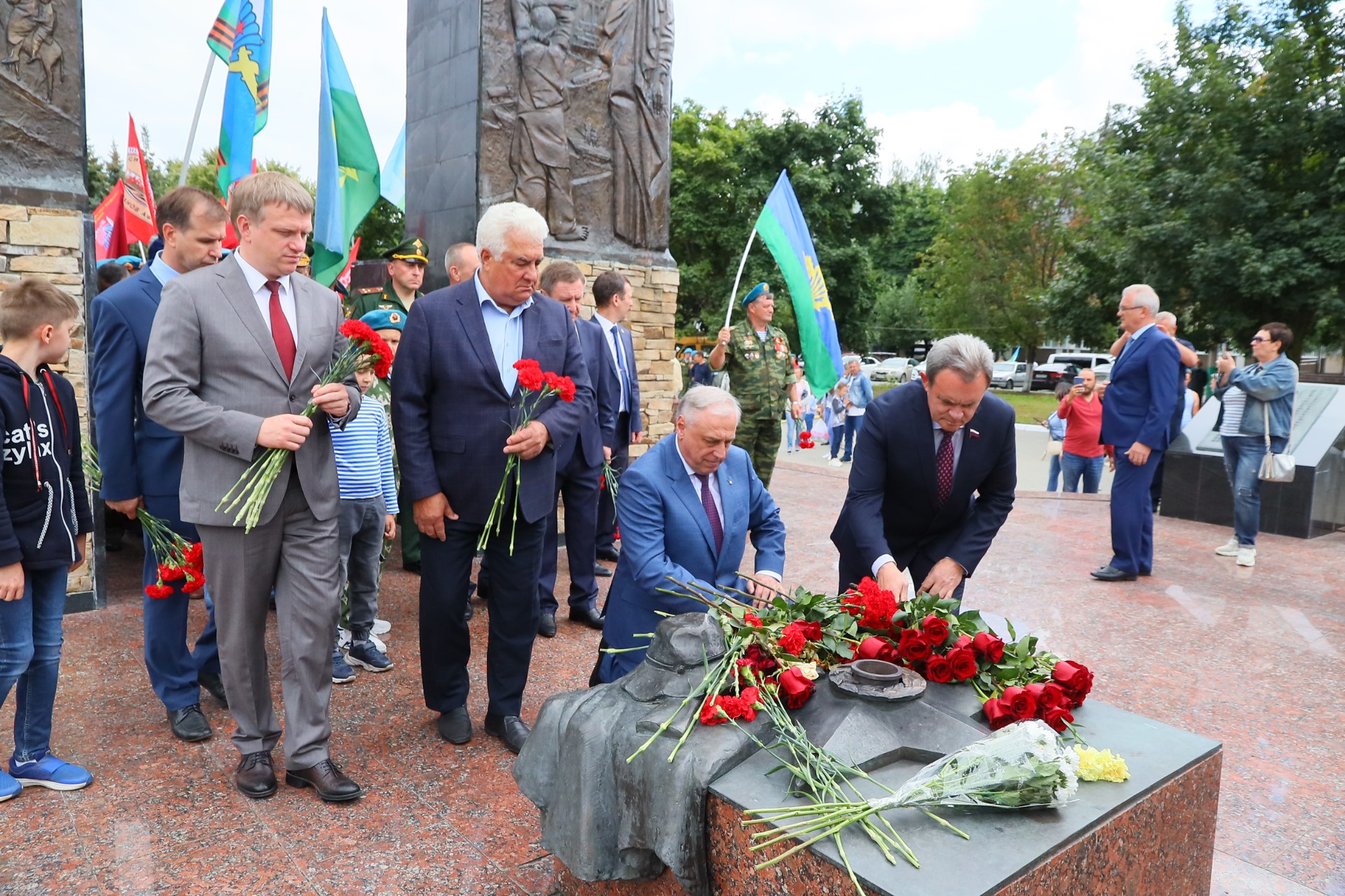 Валерий Лидин принял участие в торжествах по случаю Дня ВДВ