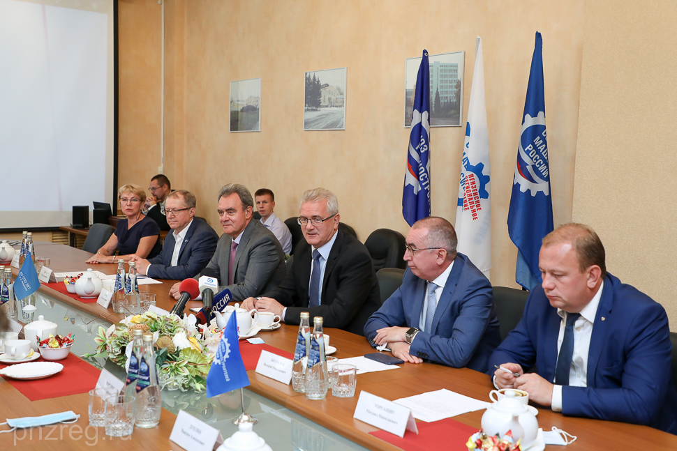 Губернатор встретился с "Инженерами будущего"