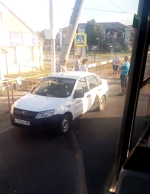 В Пензенской области пожилой мужчина угодил под колеса «Яндекс Такси»