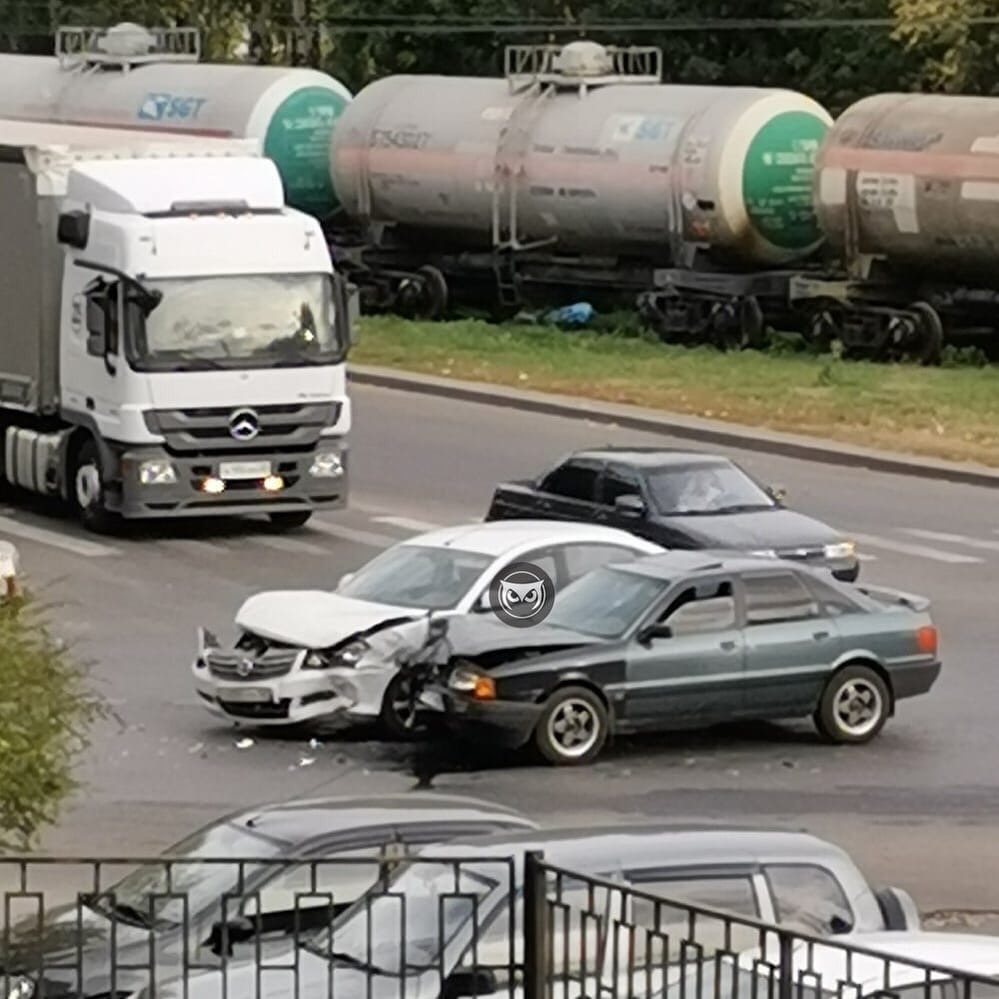 Две легковушки в «мясо»: в Пензе произошло жесткое ДТП