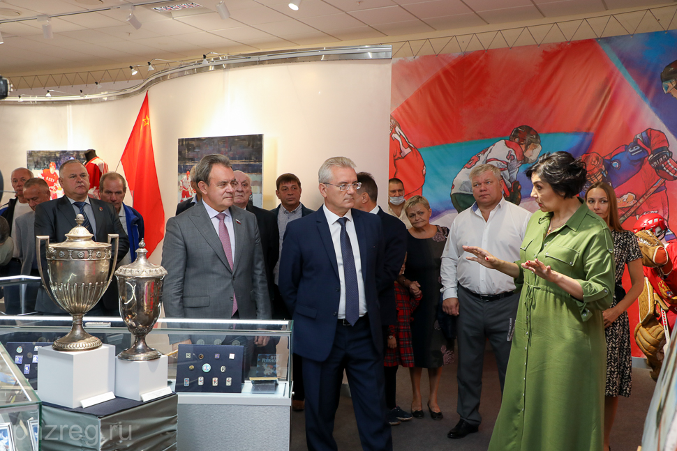 «Ледяные» фигуры легендарные кубки: в Воейкове открыт музей артефактов хоккея