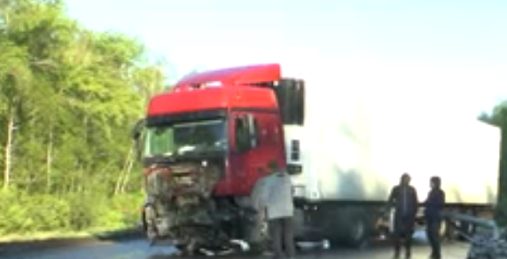 В аварии с тремя фурами в Пензе пострадал человек