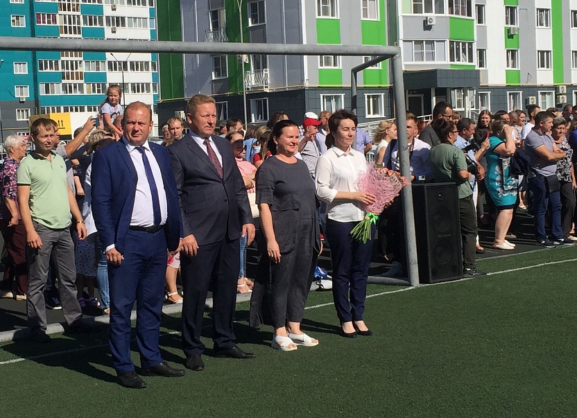 Ольга Чистякова поздравила с Днем знаний учеников школы имени Лермонтова в Засечном