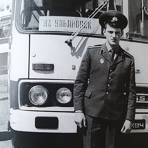 Иван Белозерцев в честь дня комсомола поделился редким снимком из личного архива