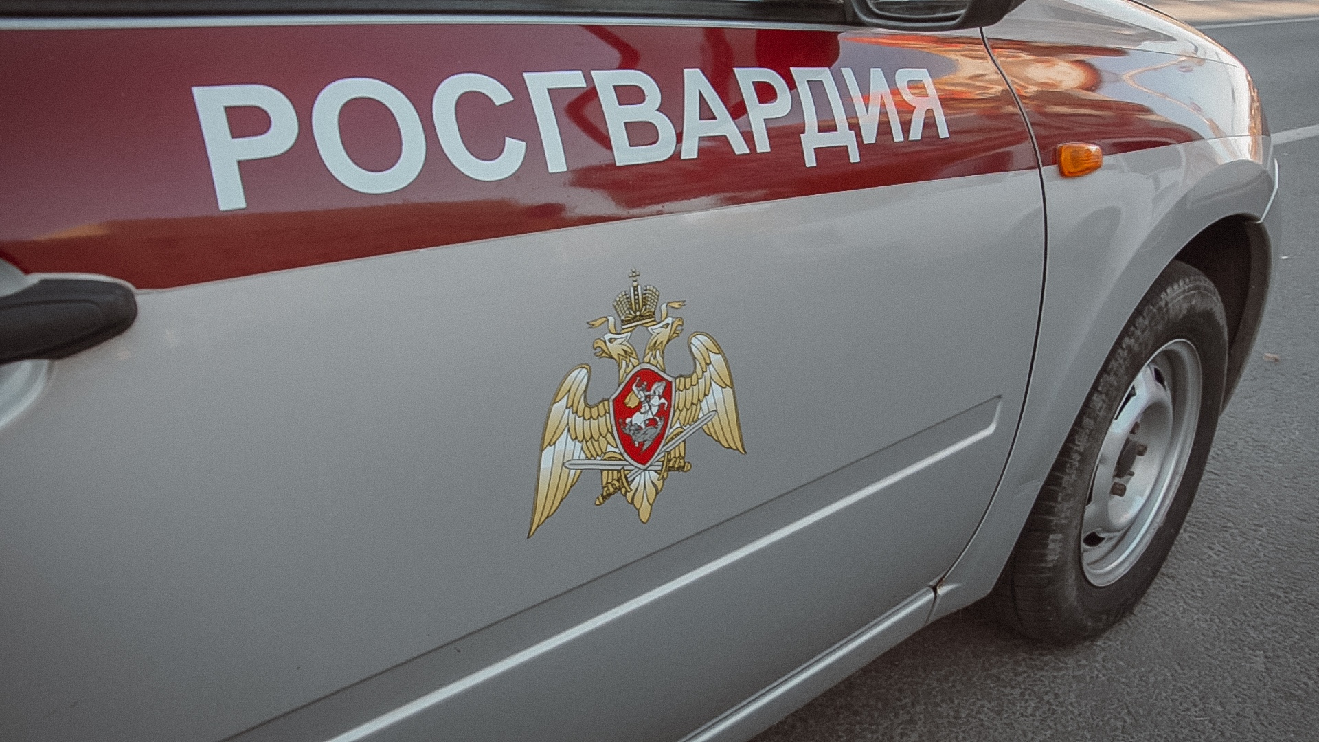 В Пензе на Московской улице дебошир избил мужчину и женщину