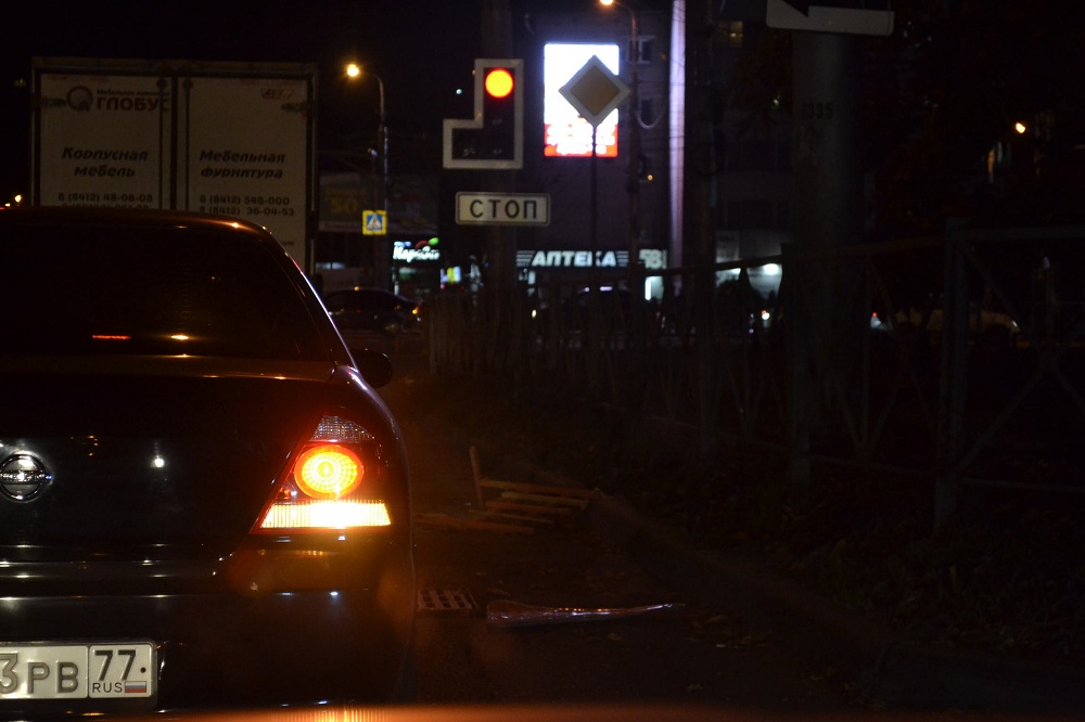 В Пензе на Суворова снова просел асфальт