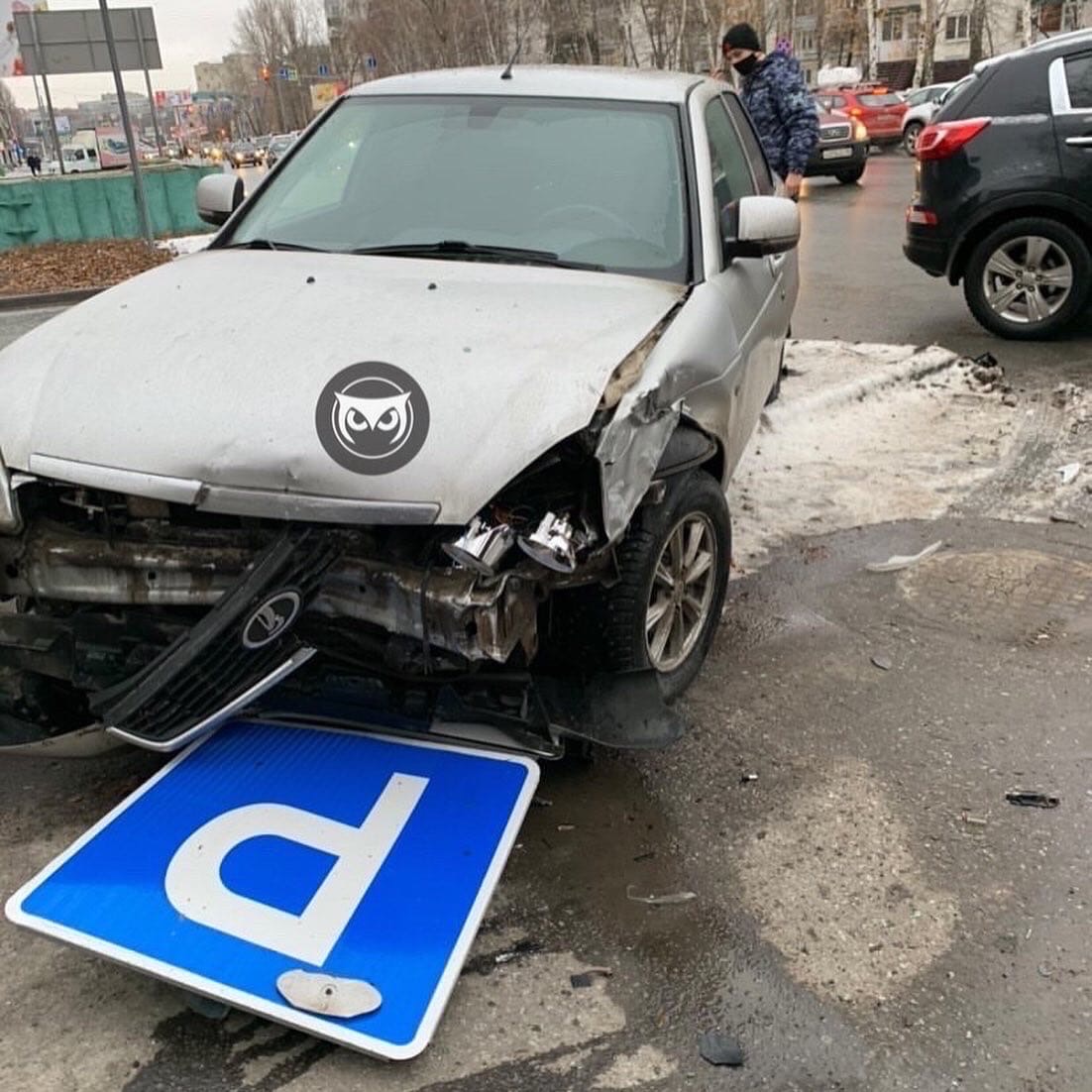 В Пензе в ДТП на Кулакова девушка разбила себе лицо