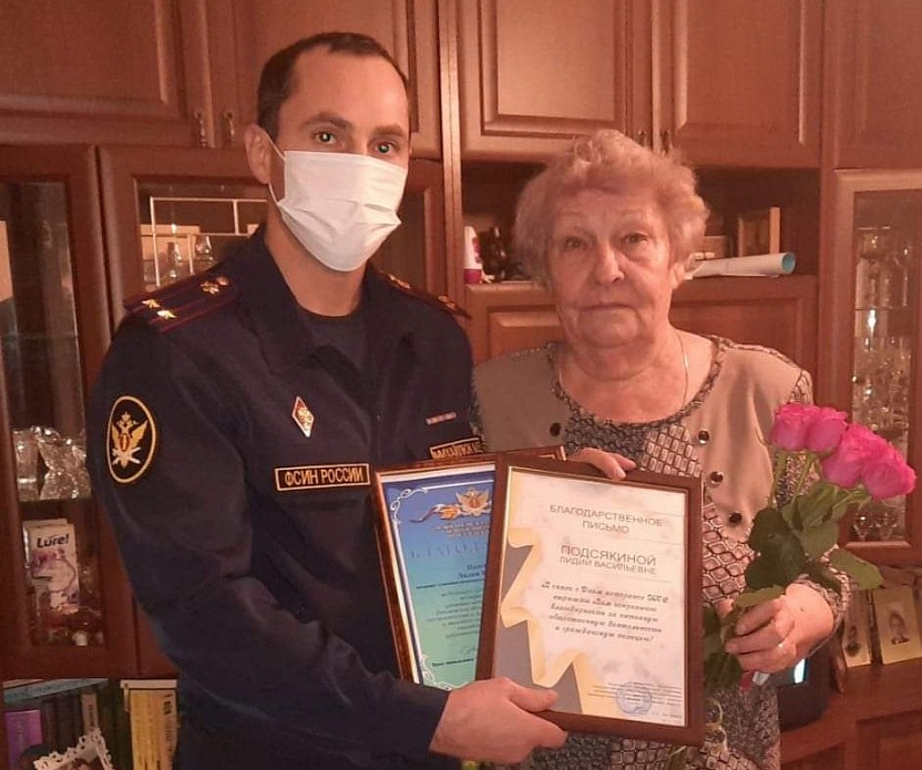 Ольга Чистякова поздравила ветерана-общественницу с юбилеем