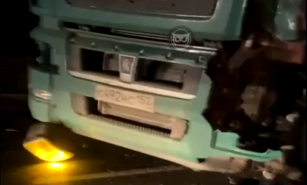 В Пензенской области на трассе фура столкнулась с двумя легковушками