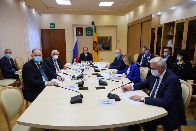 Депутаты приняли в первом чтении бюджет Пензенской области на ближайшую трехлетку