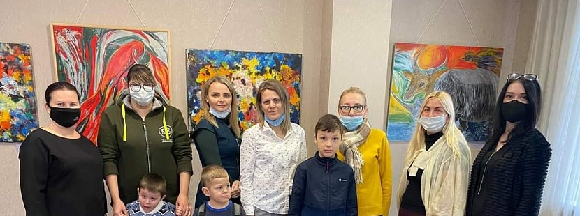 Ольга Чистякова организовала для пензенских семей мастер-класс в картинной галерее