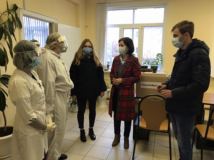 Валерий Лидин инициировал передачу СИЗов врачам в Каменке