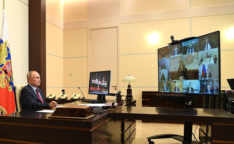 Владимир Путин призвал главу Минздрава не управлять пациентами, а лечить их