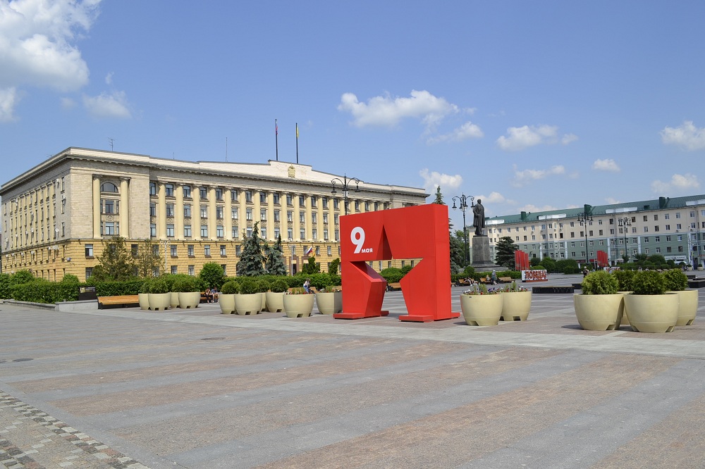 Пензенский губернатор имеет право хранить средства лишь в российских банках