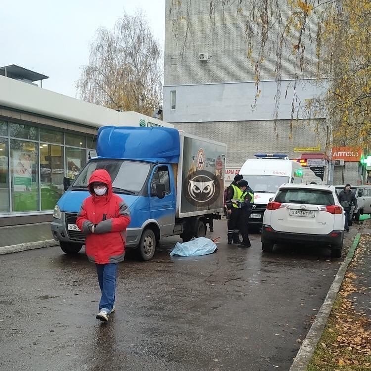 В Пензе возле остановки «Товары для женщин» задавили пешехода