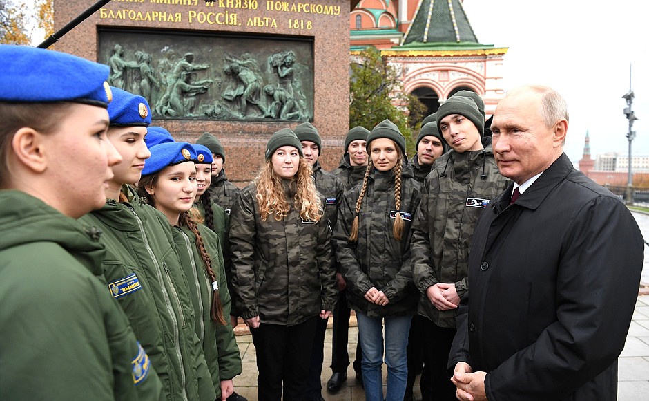 Владимир Путин призвал граждан не забывать о своих обязанностях