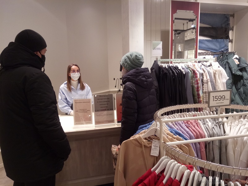 Пензенцам выписали протоколы за шоппинг без маски