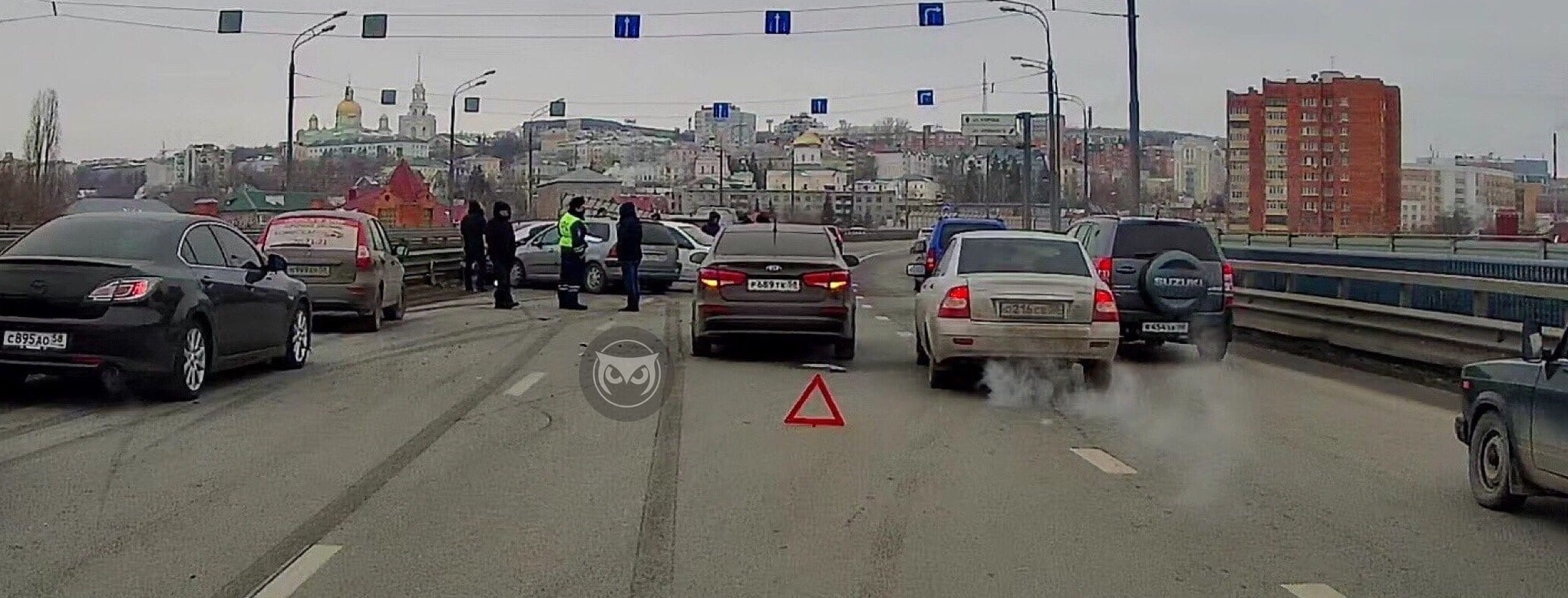 Стало известно, что в массовом ДТП на Измайловском мосту пострадал пешеход