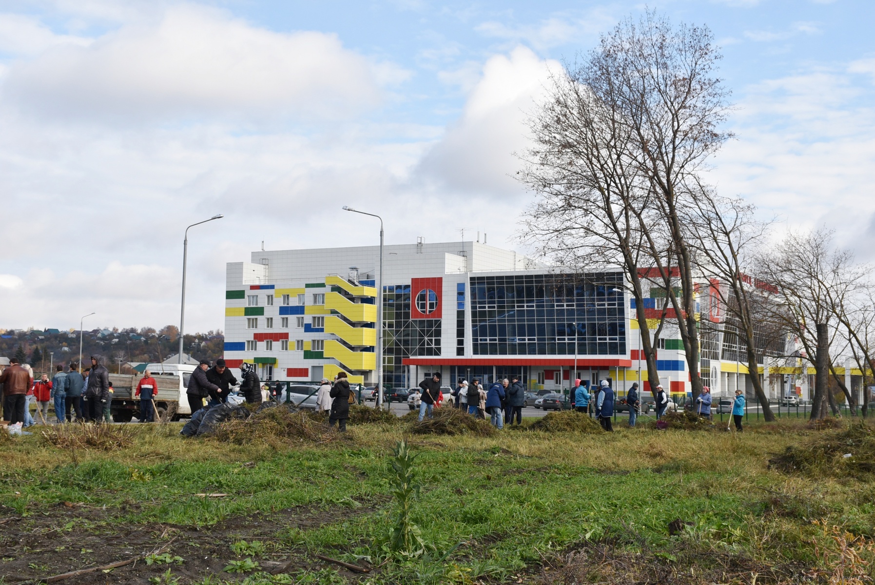 Жители Тепличного попросили губернатора сделать микрорайон безопасным