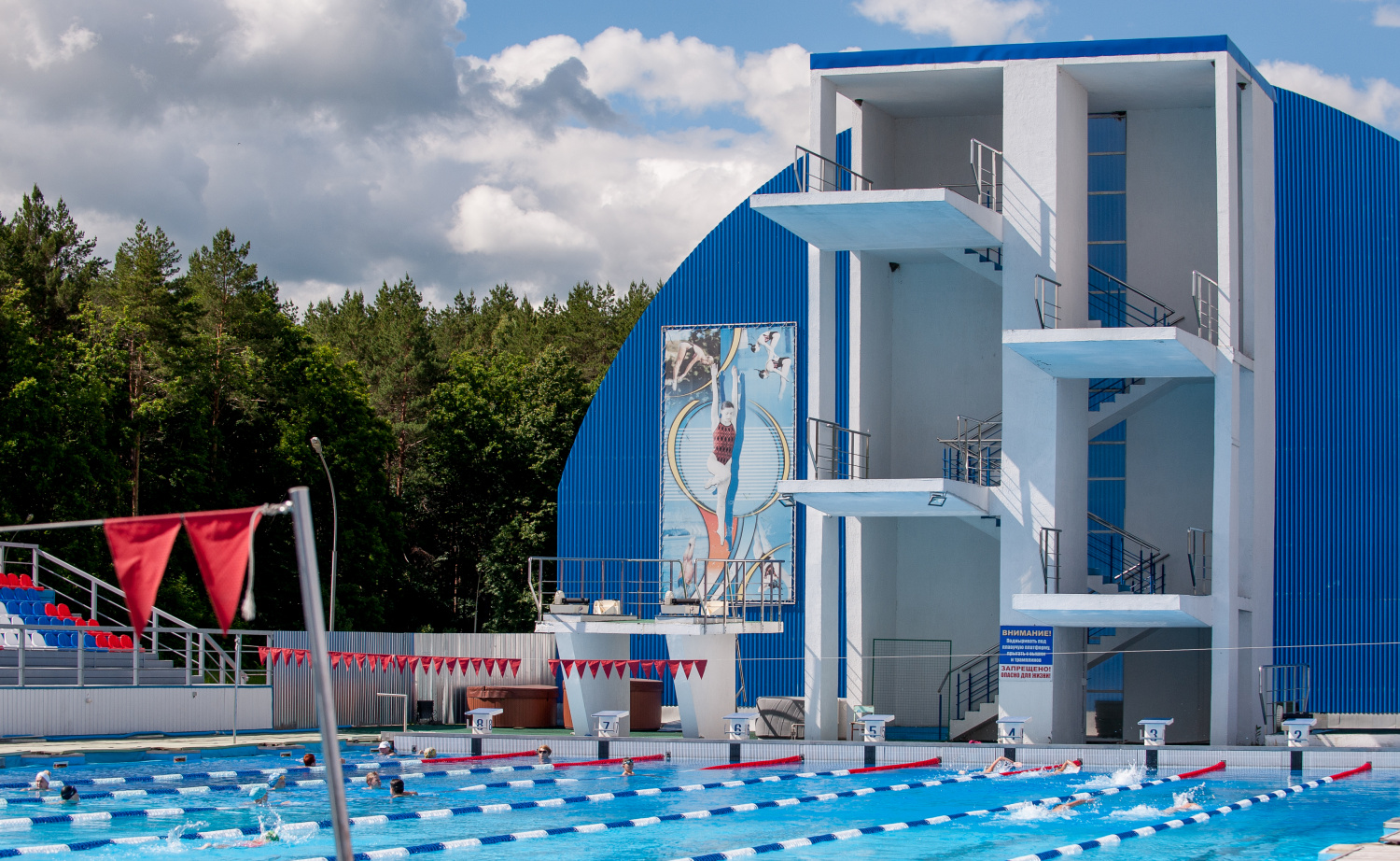 В Пензе начал работать обновленный открытый бассейн