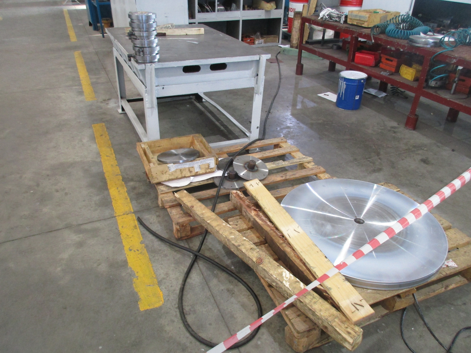 В Пензе слесаря насмерть придавило металлической крышкой