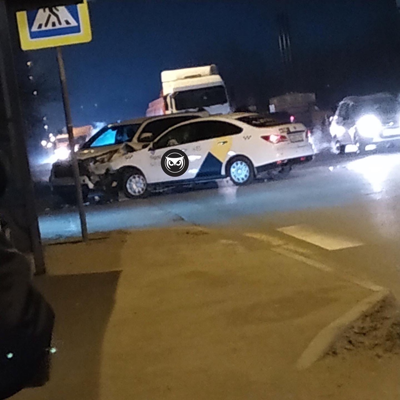 В Пензе парень на иномарке сбил пешехода и врезался в авто