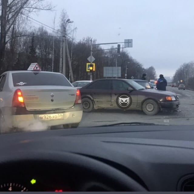 На трассе М-5 в Арбеково столкнувшиеся машины затруднили движение транспорта