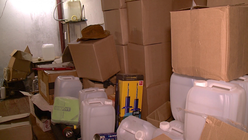 В Пензе "элитный" алкоголь производили в гараже