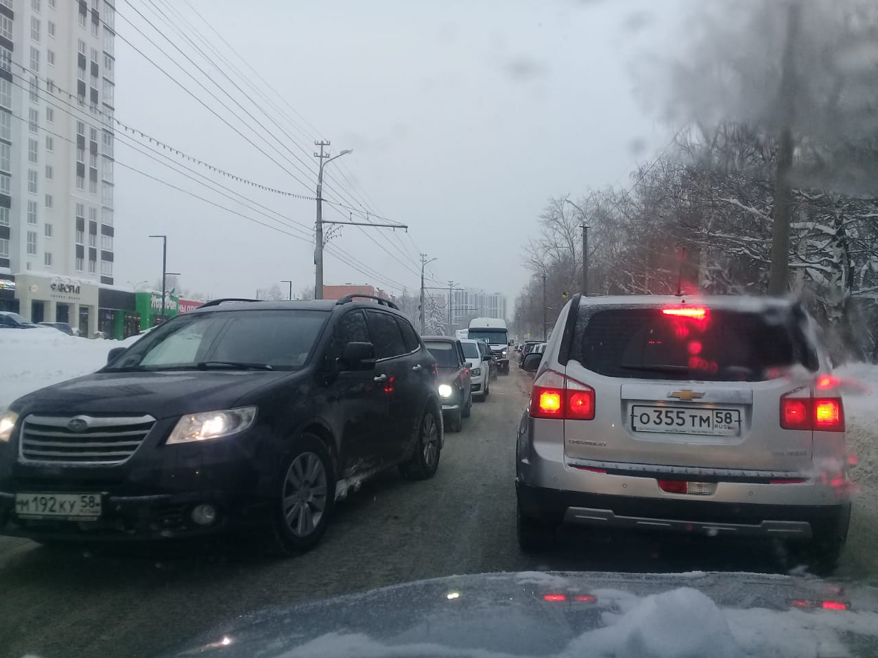 Снегопад и пожар привели к транспортному коллапсу в Пензе