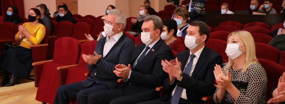 Валерий Лидин оценил ремонт Дома культуры в Белинском районе