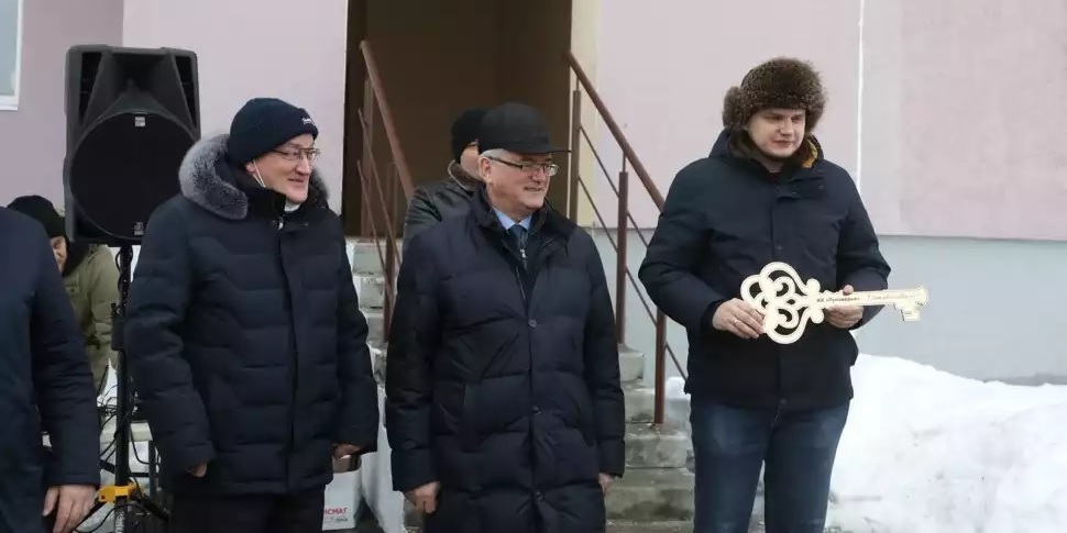 Дольщики «Лукоморья» получили ключи от долгожданных квартир