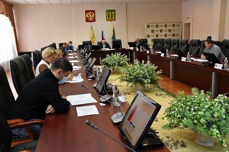 Пензенским депутатам выделили по миллиону на исполнение наказов избирателей