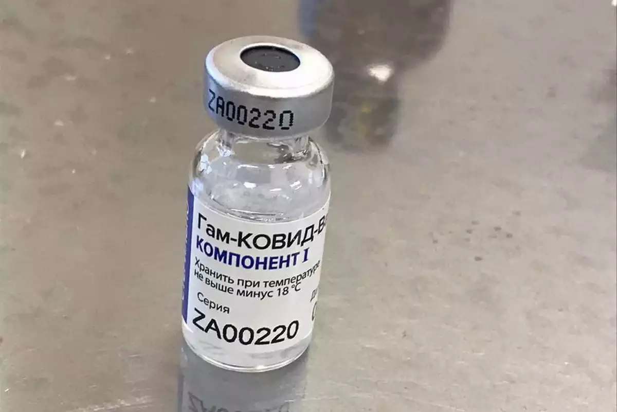 Стало известно, сколько держится иммунитет после вакцинации от COVID-19