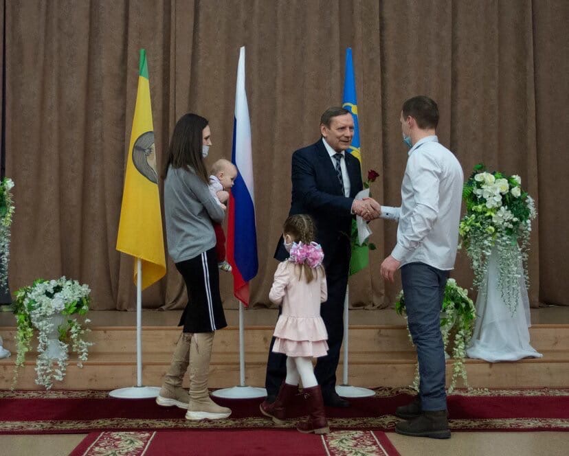 В Заречном 7 молодых семей получили жилищные сертификаты