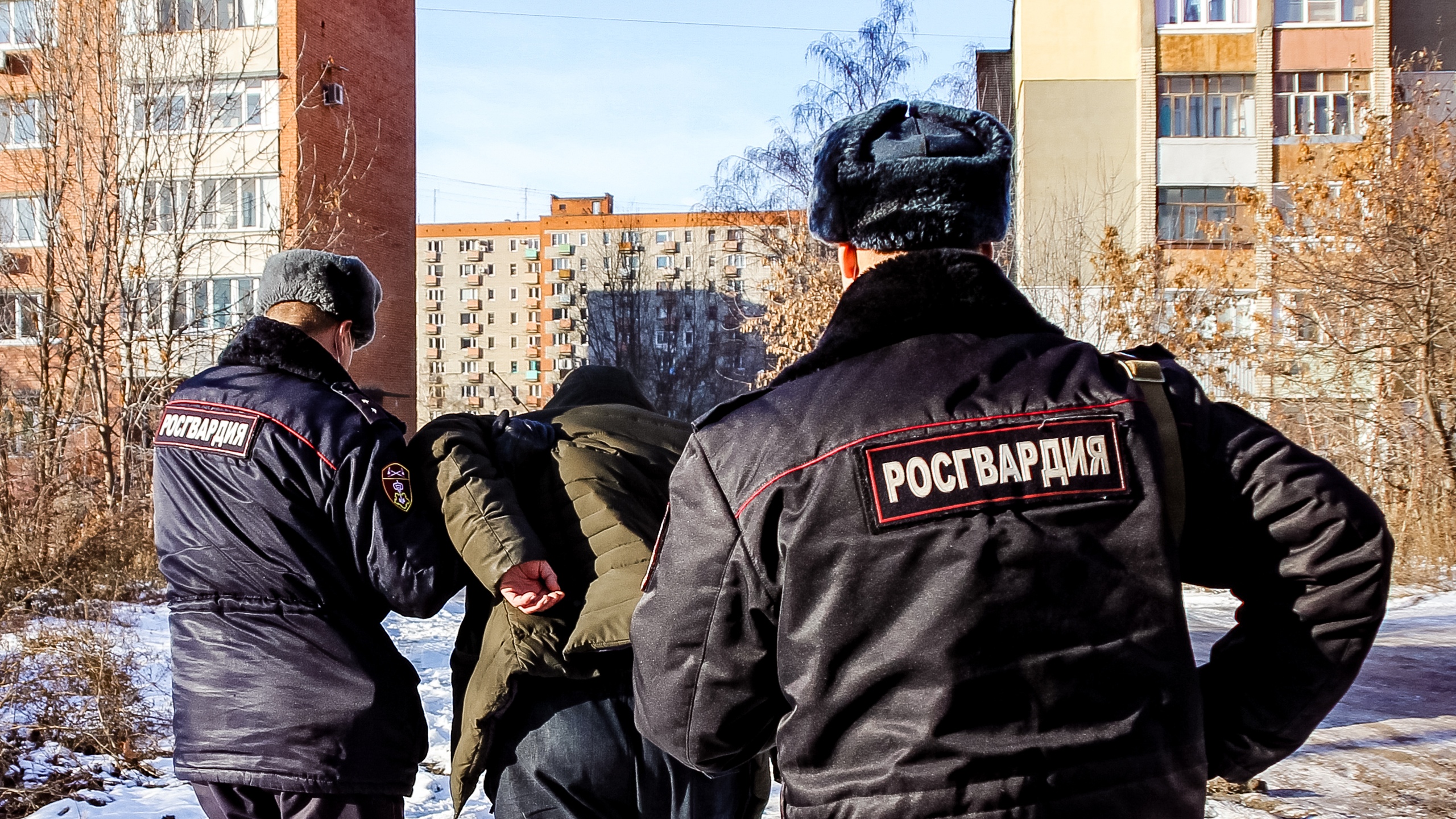 В Пензе нетрезвая и немолодая парочка забралась на ночевку в чужую квартиру