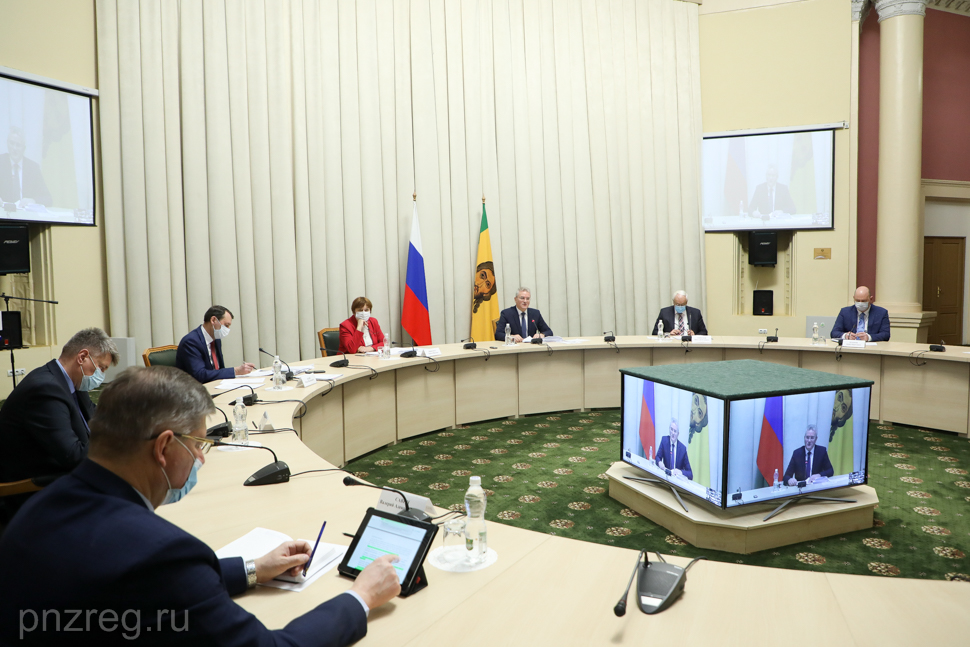 Иван Белозерцев поручил заняться благоустройством территории возле цирка