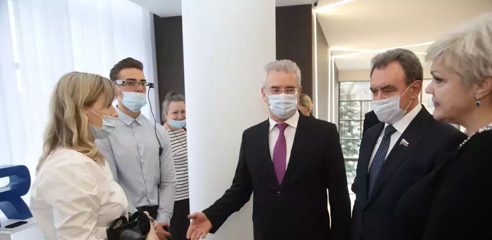 Тамаре Мельниковой вручили орден Александра Невского в честь дня рождения губернии