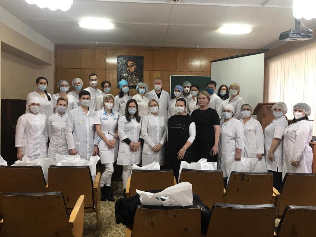 Ольга Чистякова подарила теплые пледы медикам, работающим в «красной зоне»