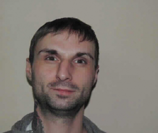 В Пензе разыскивается подозреваемый в краже мужчина с тату