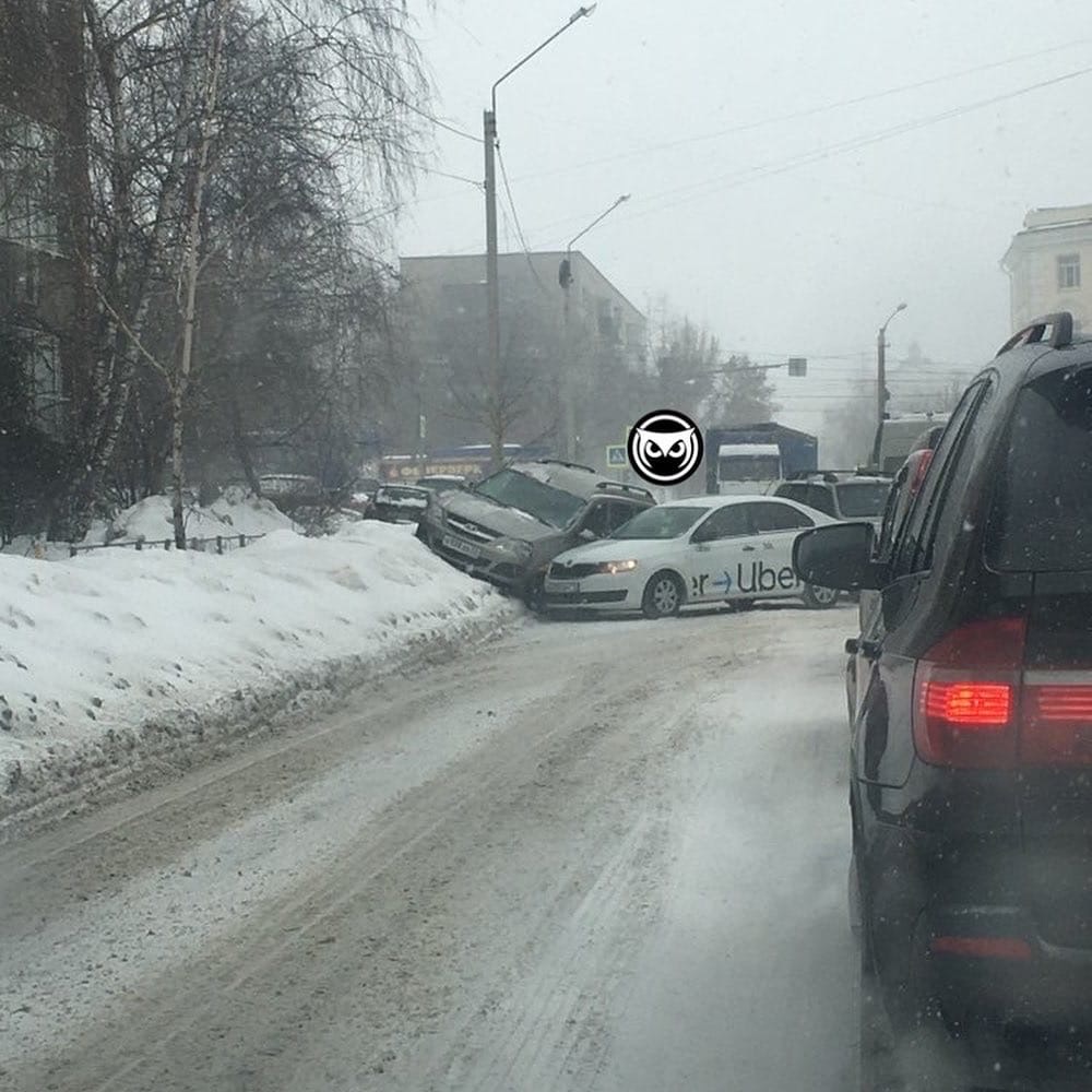 Из-за снегопада Пенза «намертво» встала в пробках