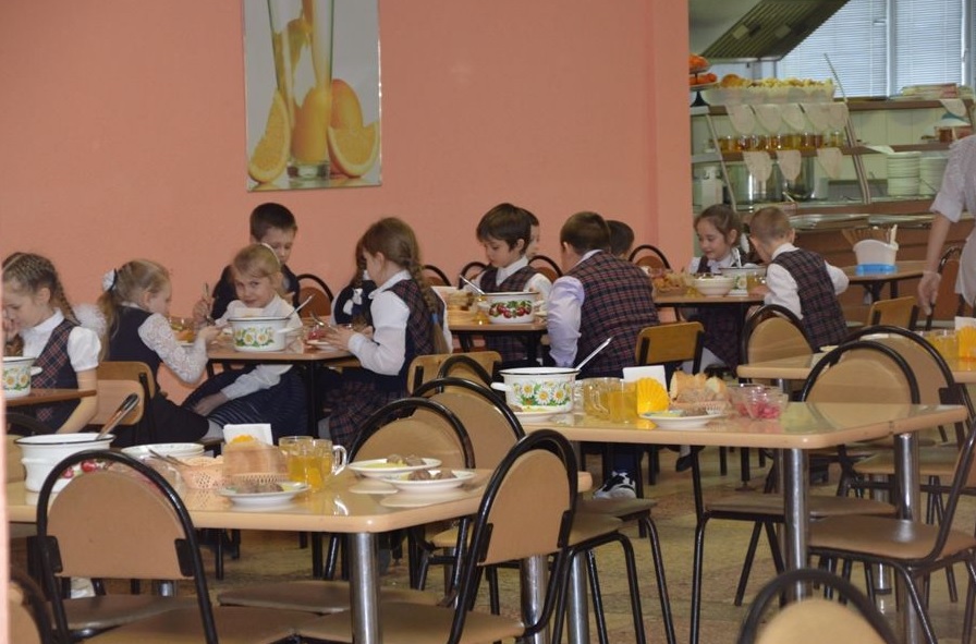 В Пензе родителей не пускают в школьные столовые