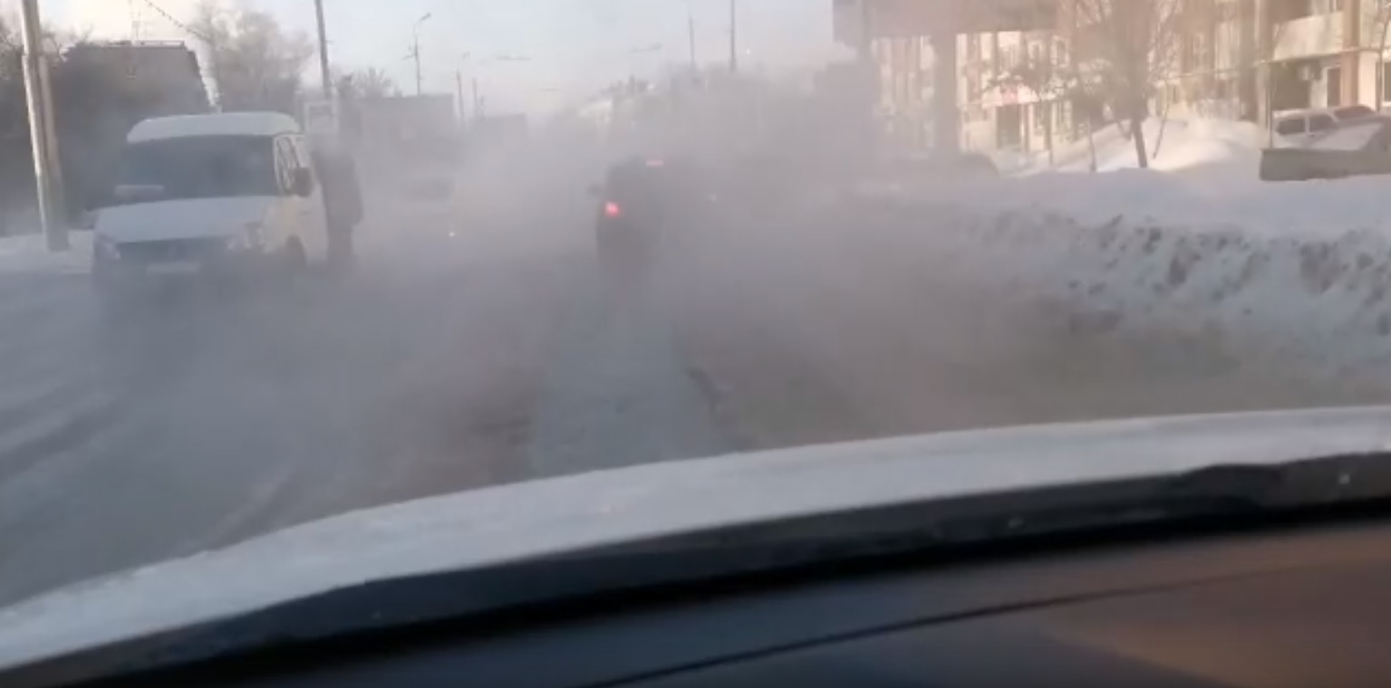В Пензе разлом водопровода превратил улицу в паровую сауну