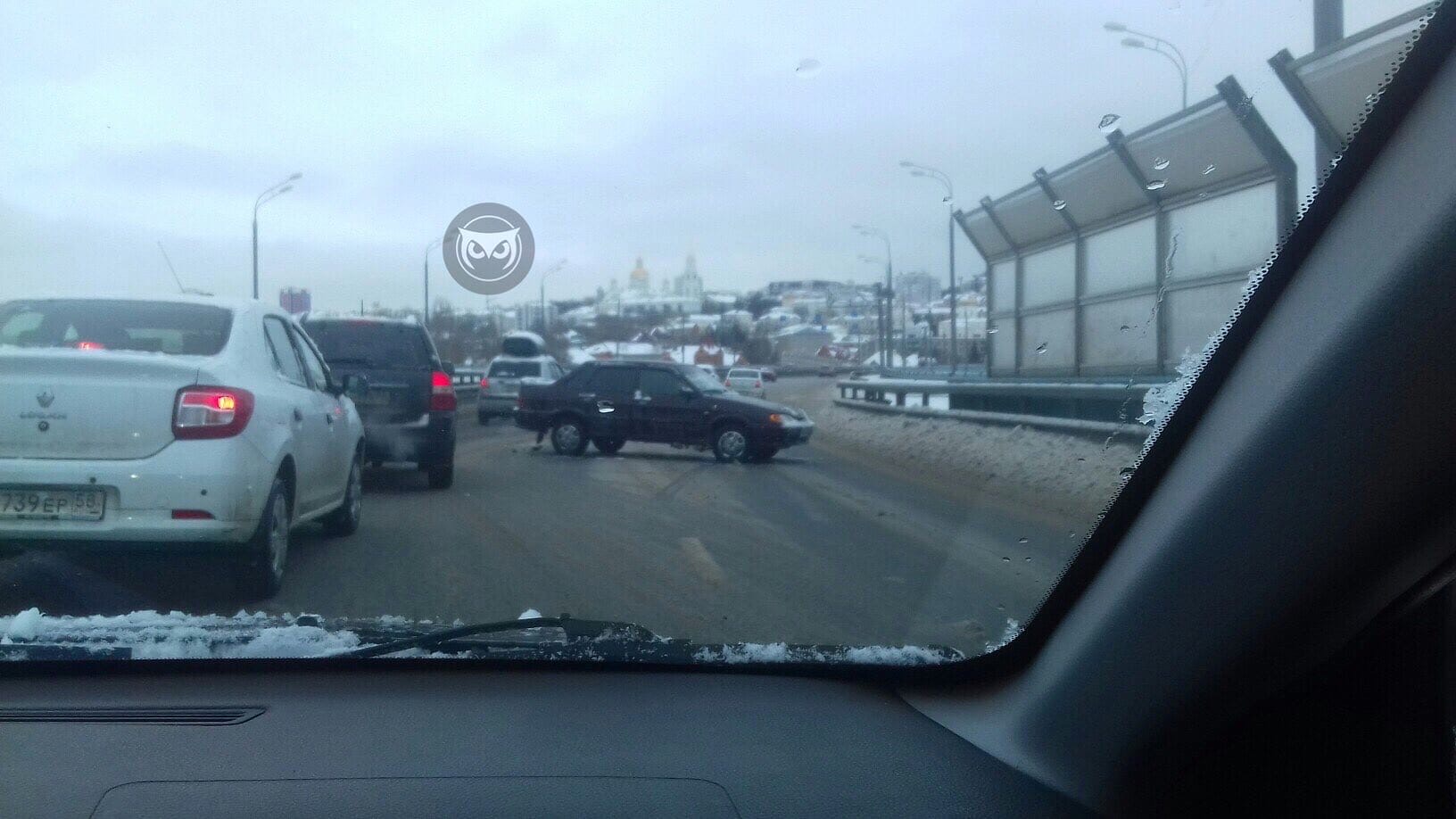 В Пензе снегопад спровоцировал массовые пробки и несколько ДТП