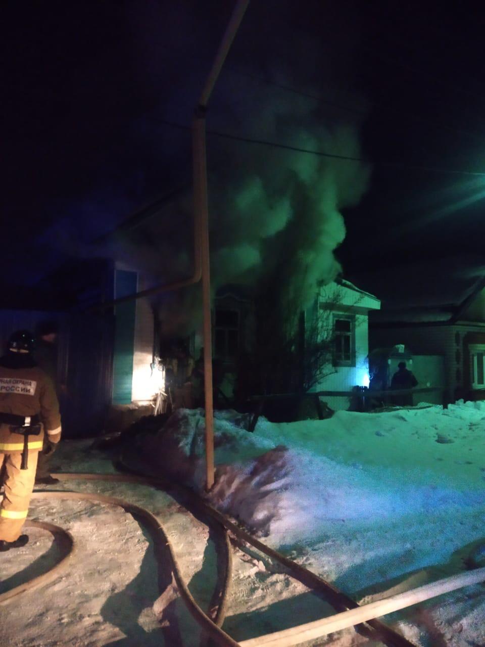 В Кузнецке на пожаре погибли двое