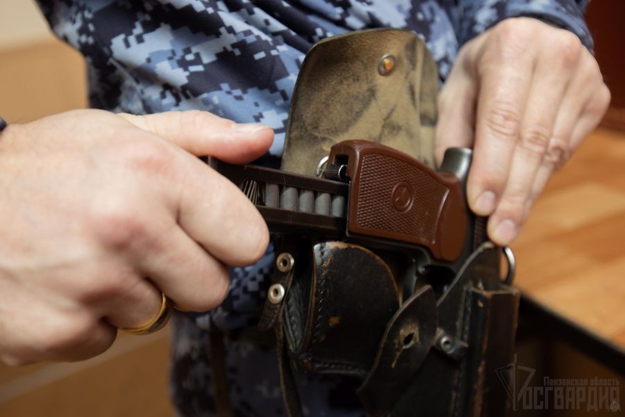 Сотрудники Росгвардии Пензы задержали скандалиста, не желавшего платить в магазине