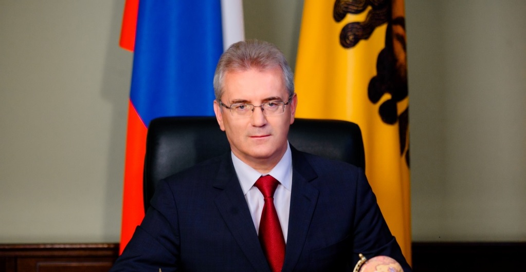 Иван Белозерцев поздравил женщин с 8 Марта