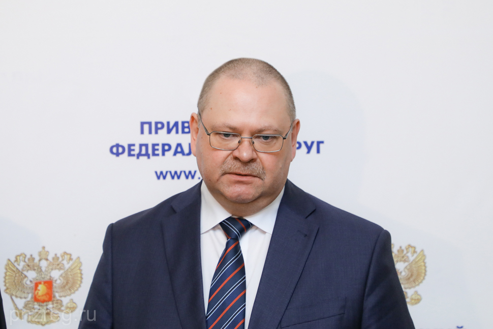 Советники Олега Мельниченко получили удостоверения