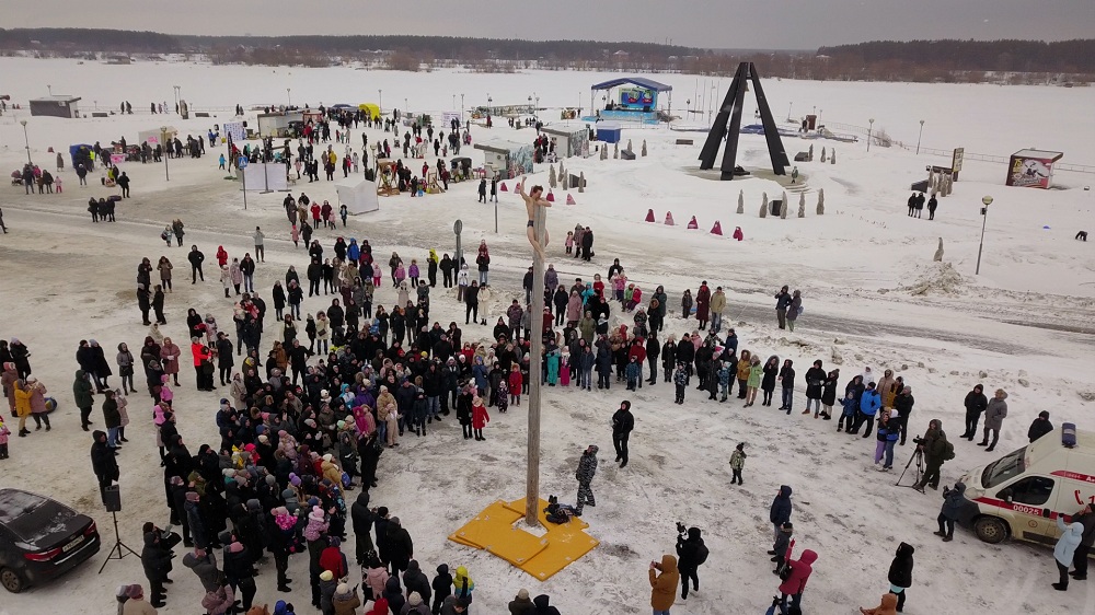 В Спутнике весело проводили зиму на Масленицу